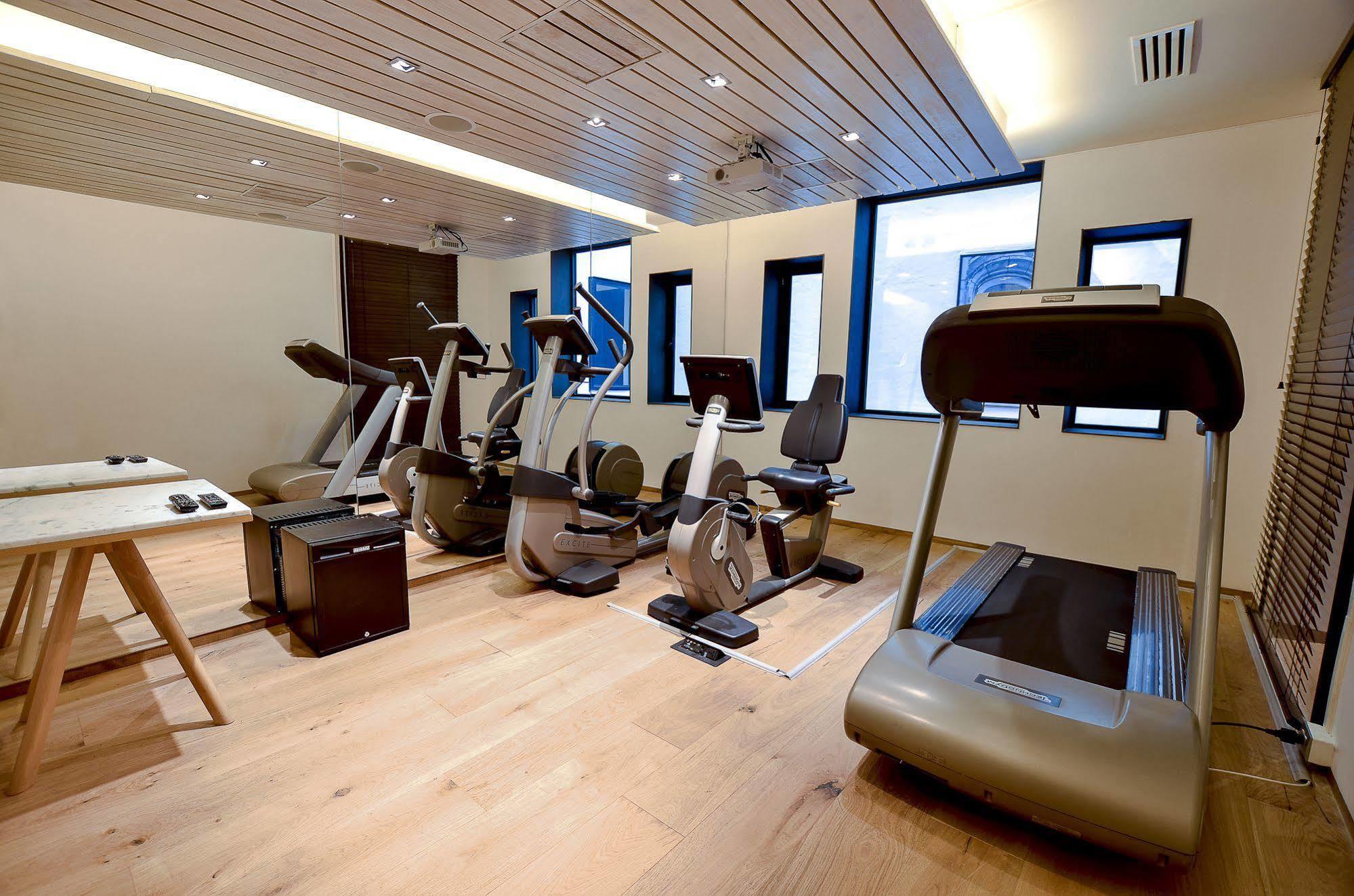 Hotel Magnolia Santiago Luaran gambar A gym at a hotel